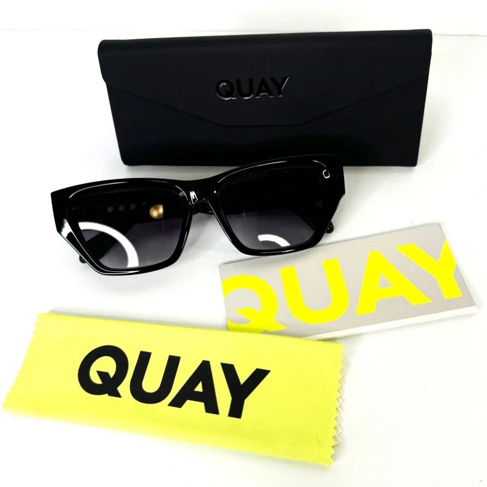 QUAY Australia NEW No Apologies Angled Square Sunglasses NEW Black Smoke